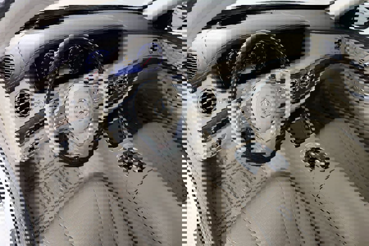 Used 2020 Mercedes-Benz S 560 4MATIC Sedan image 22