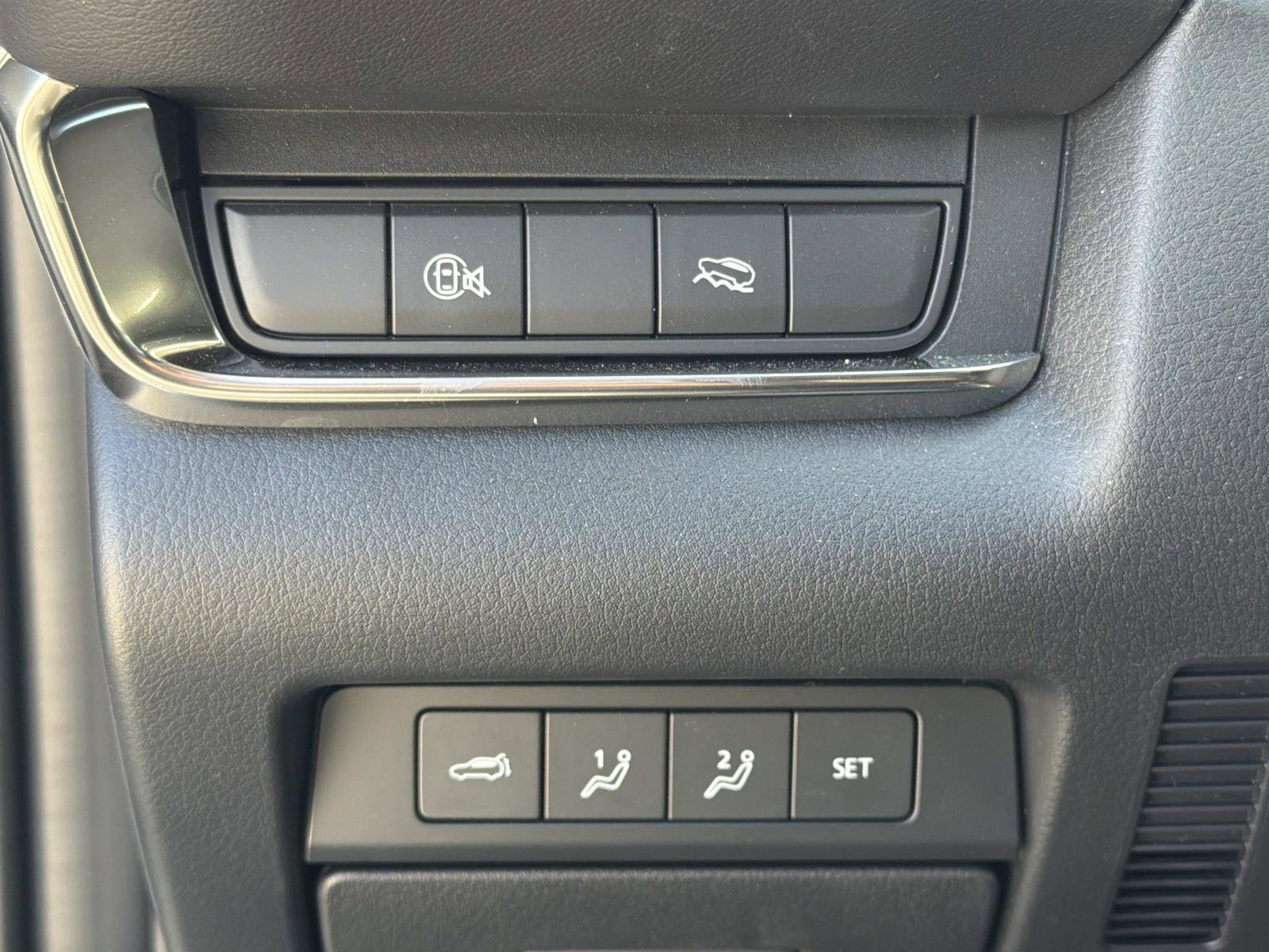 Used 2025 MAZDA CX-30 AWD 2.5 S w/ Premium Package image 17