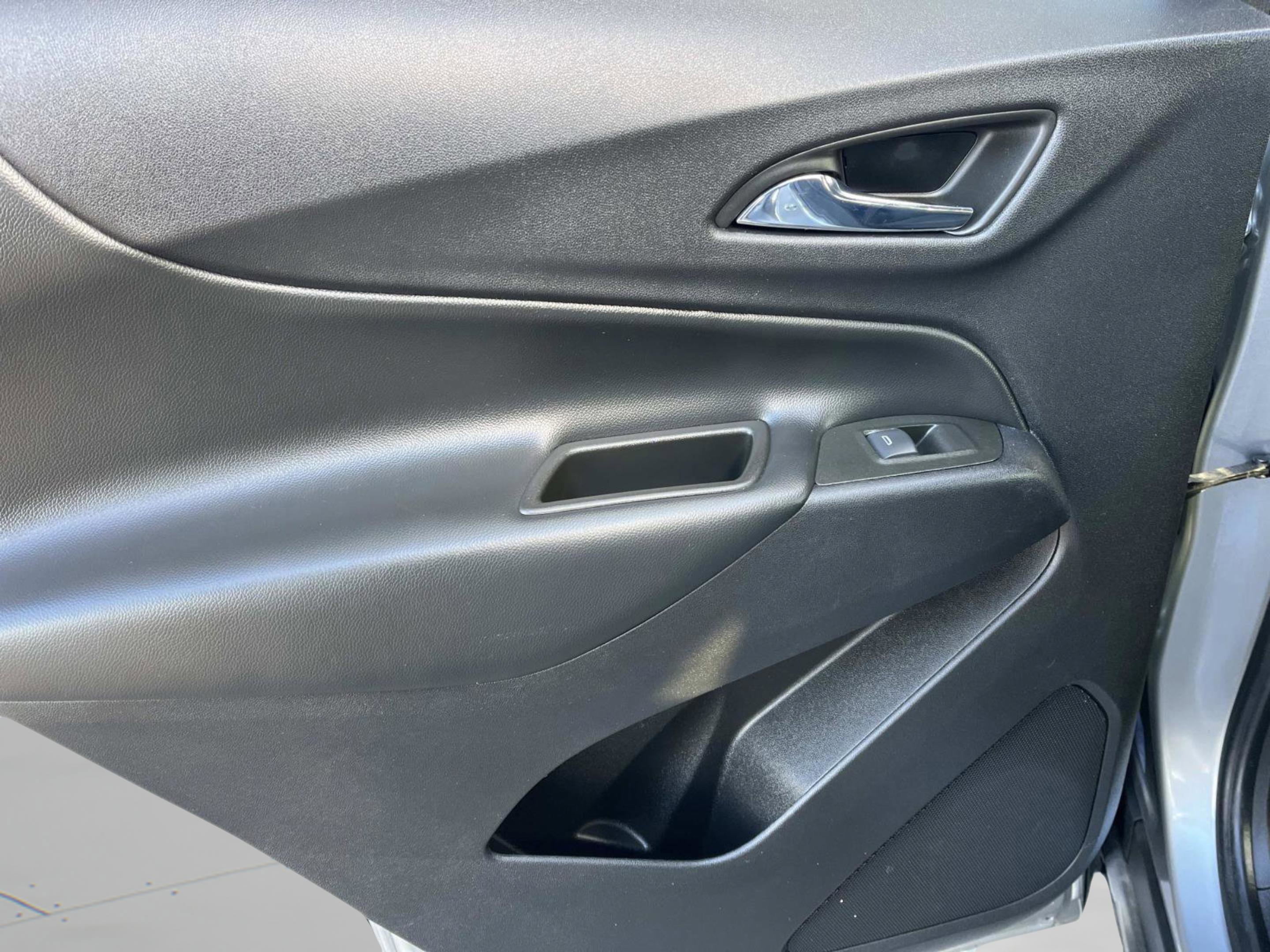 Used 2023 Chevrolet Equinox LT image 19