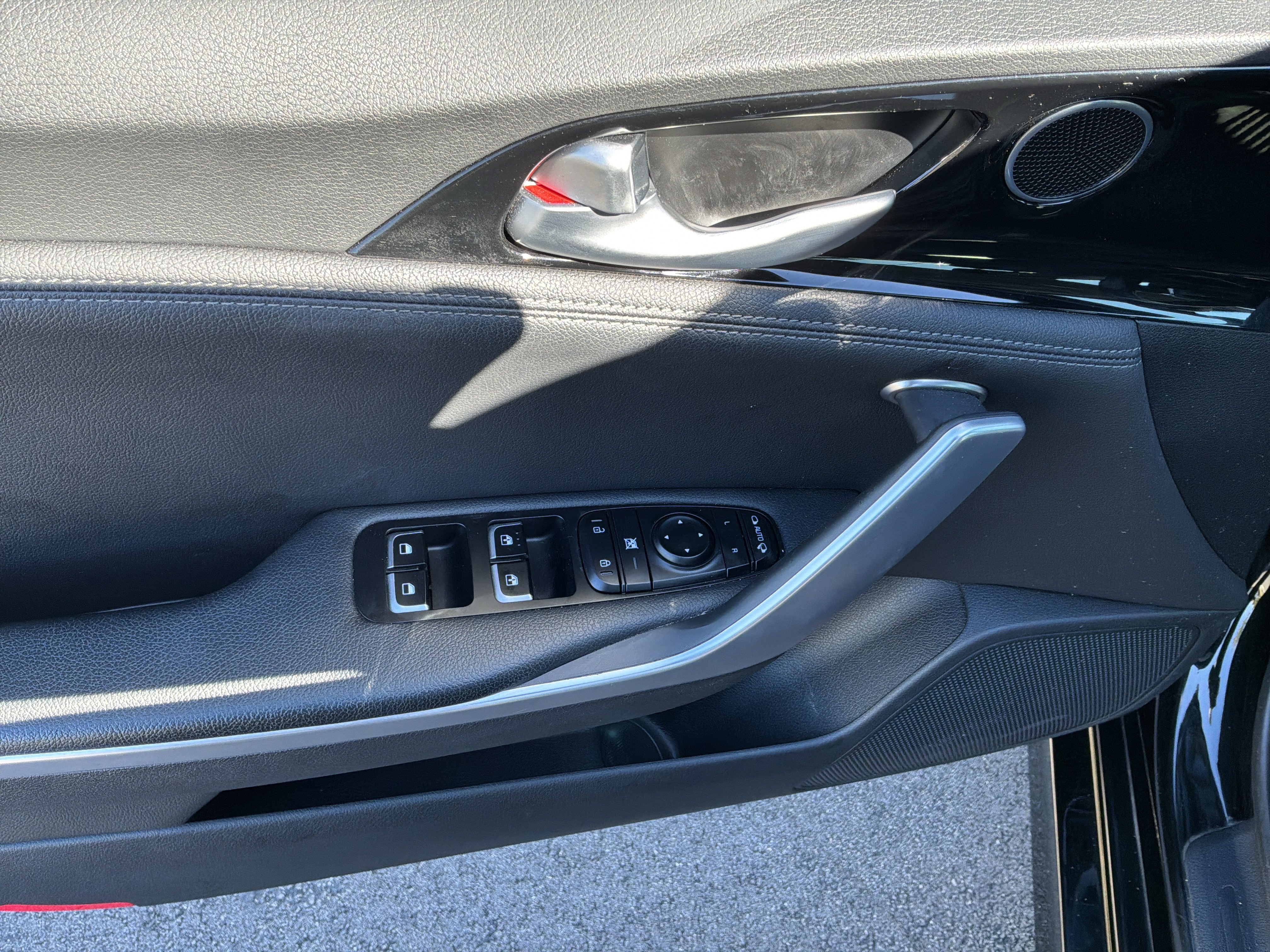 Used 2019 Kia Stinger RWD image 15