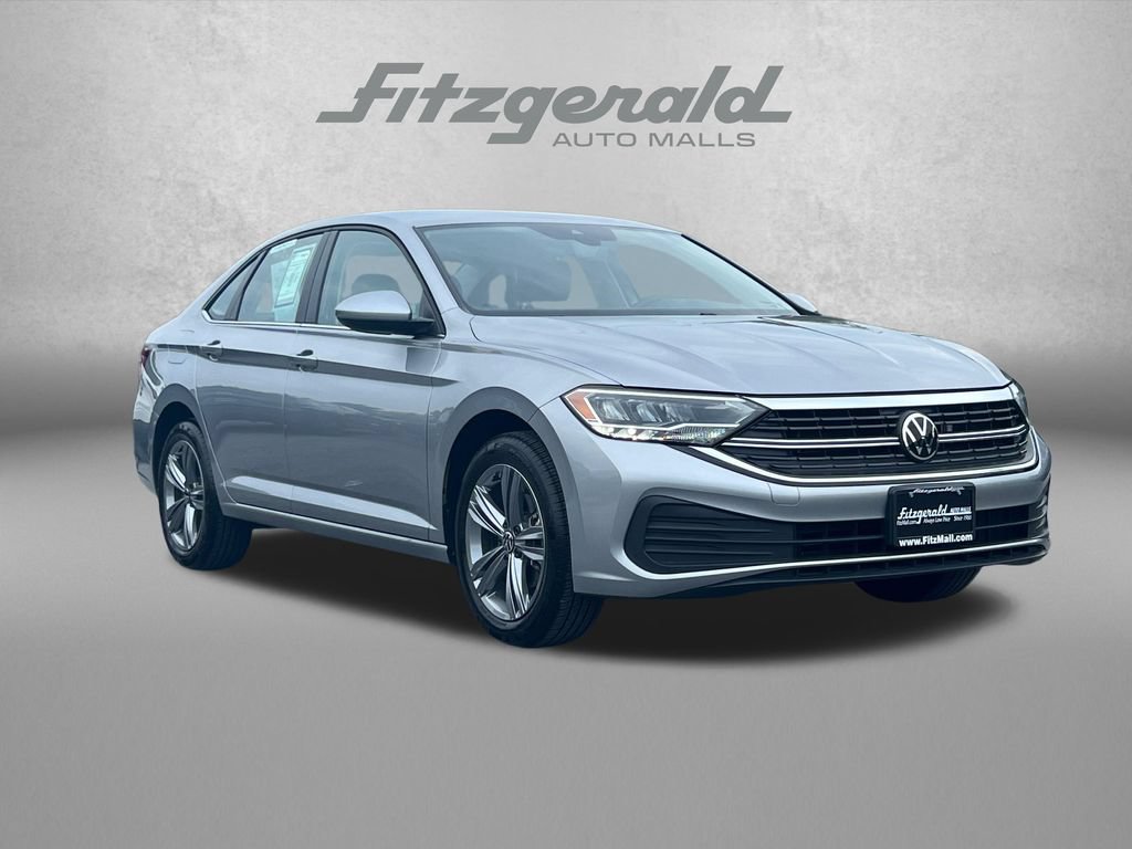 Used 2024 Volkswagen Jetta SE FWD image 1