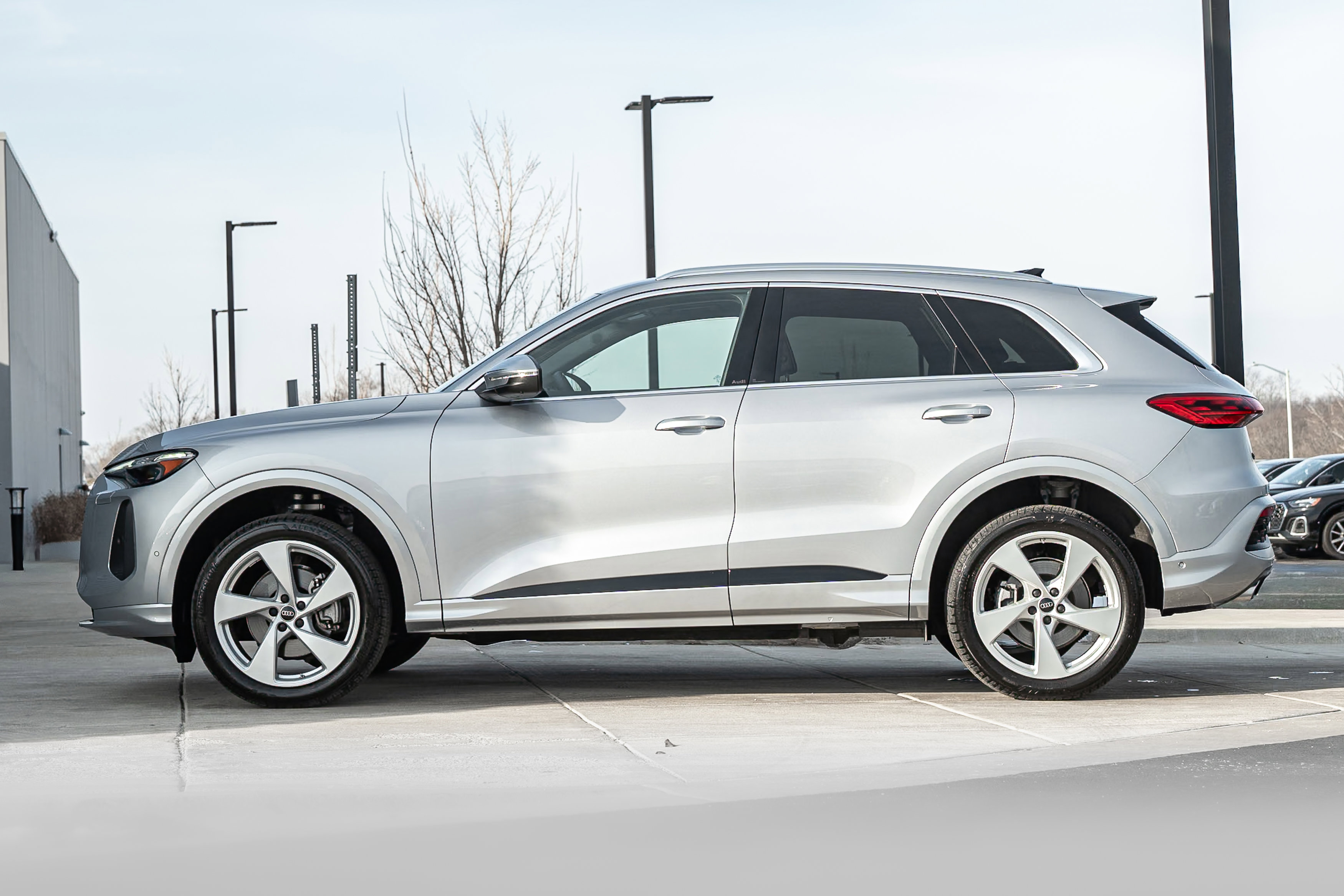 Certified 2025 Audi Q5 Premium w/ Premium Plus AWD/4WD image 4