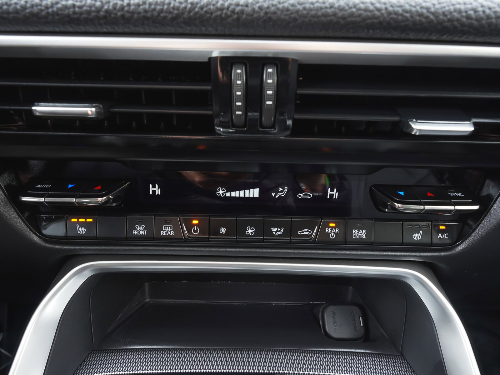 Used 2024 MAZDA CX-90 Plug-In Hybrid w/ Preferred image 28