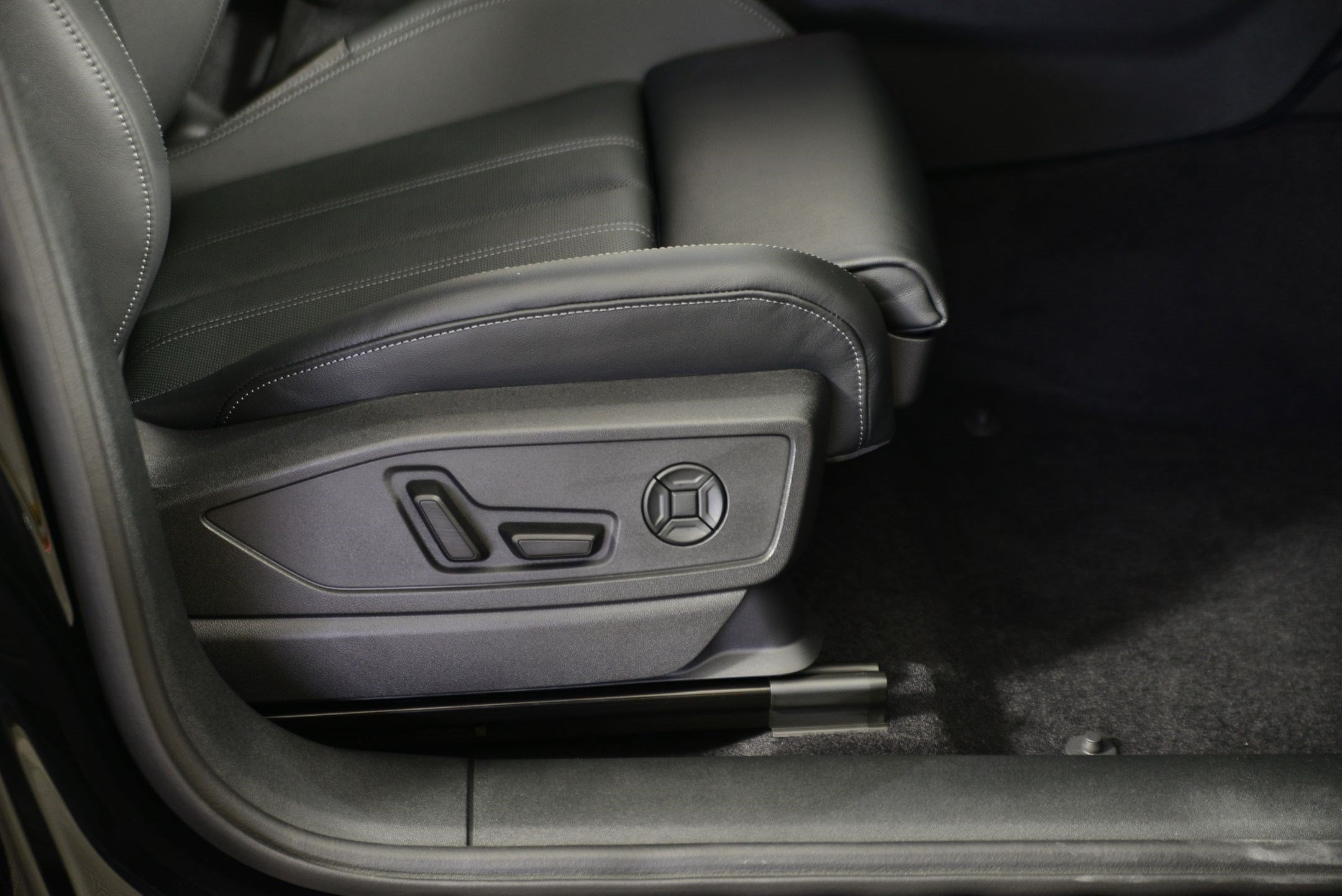 New 2025 Audi Q5 Premium w/ Premium Plus AWD/4WD image 10