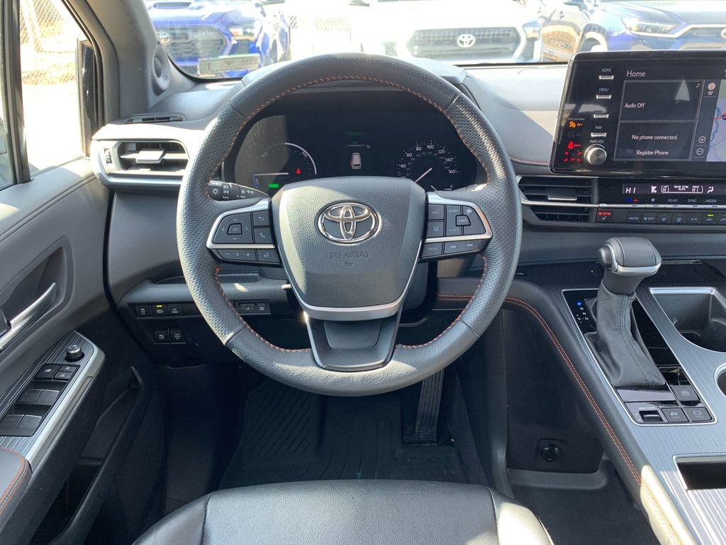 Used 2024 Toyota Sienna XSE w/ XSE Plus Package image 17