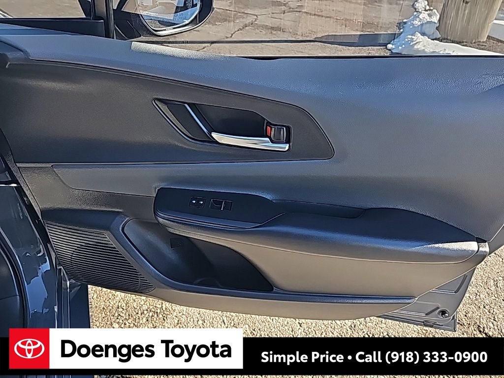 Used 2023 Toyota Prius XLE image 20