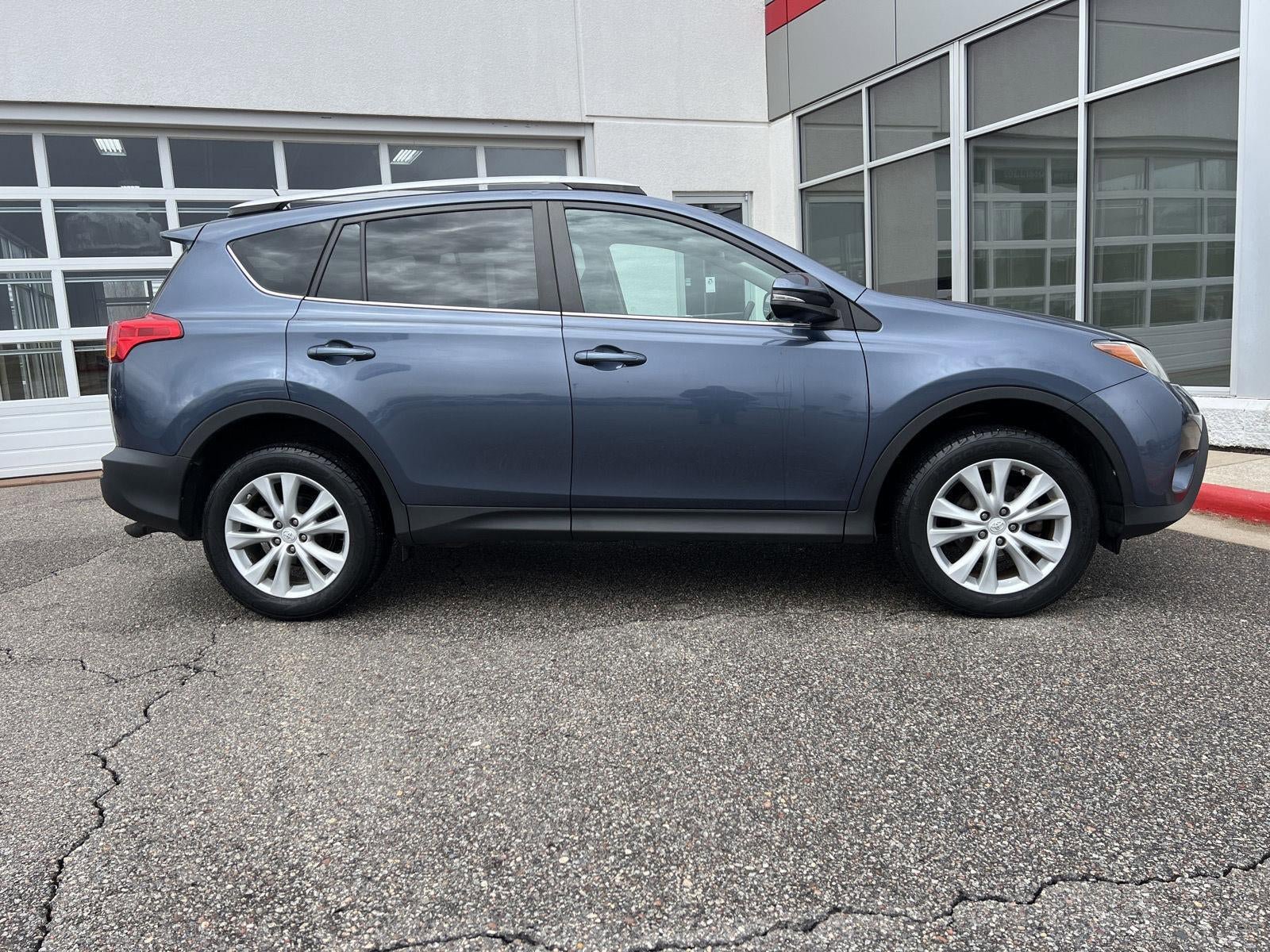 Used 2014 Toyota RAV4 Limited w/ Technology Package AWD/4WD image 7