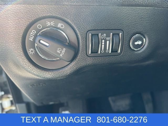 Used 2018 Chrysler 300 S w/ 300S Premium Group image 17