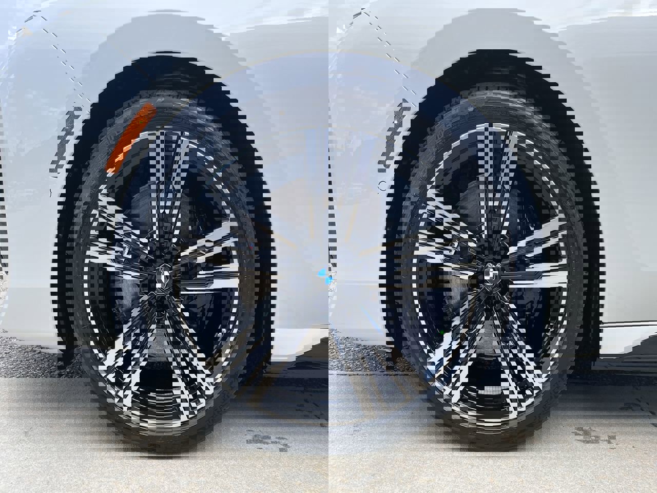 Used 2025 BMW i7 xDrive60 image 13