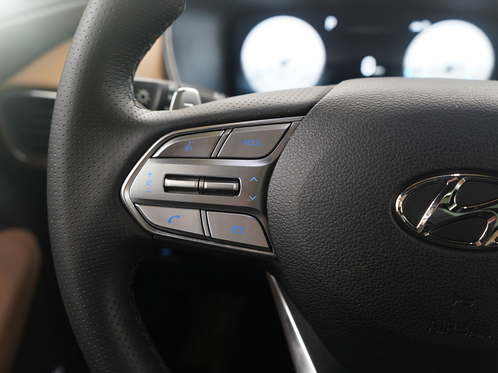 Used 2021 Hyundai Santa Fe Calligraphy image 24