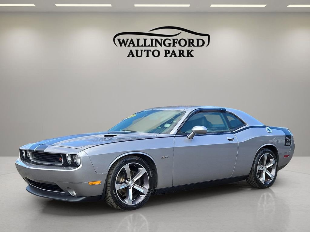 Used 2014 Dodge Challenger R/T RWD image 1
