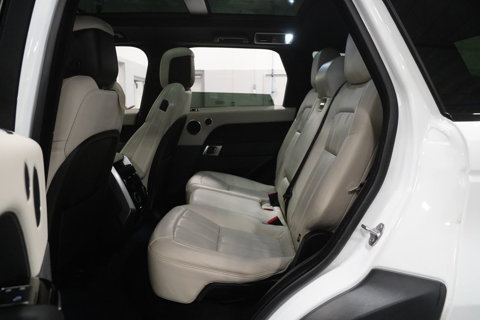 Used 2022 Land Rover Range Rover Sport HSE Silver Edition image 13