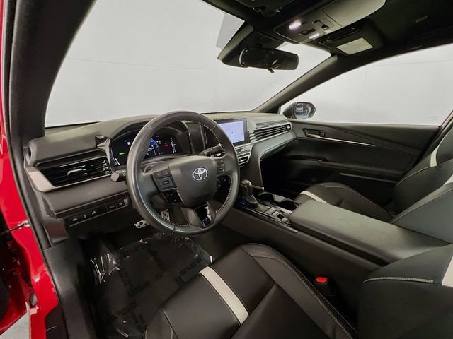 Used 2025 Toyota Camry SE image 11
