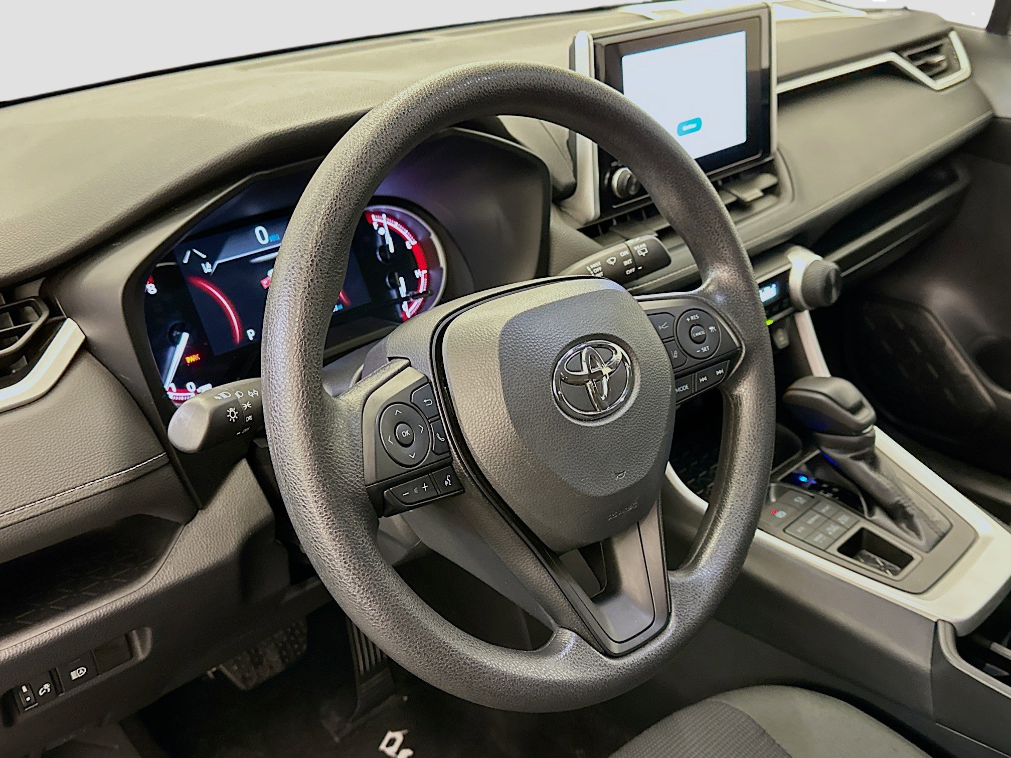 Used 2025 Toyota RAV4 LE image 18