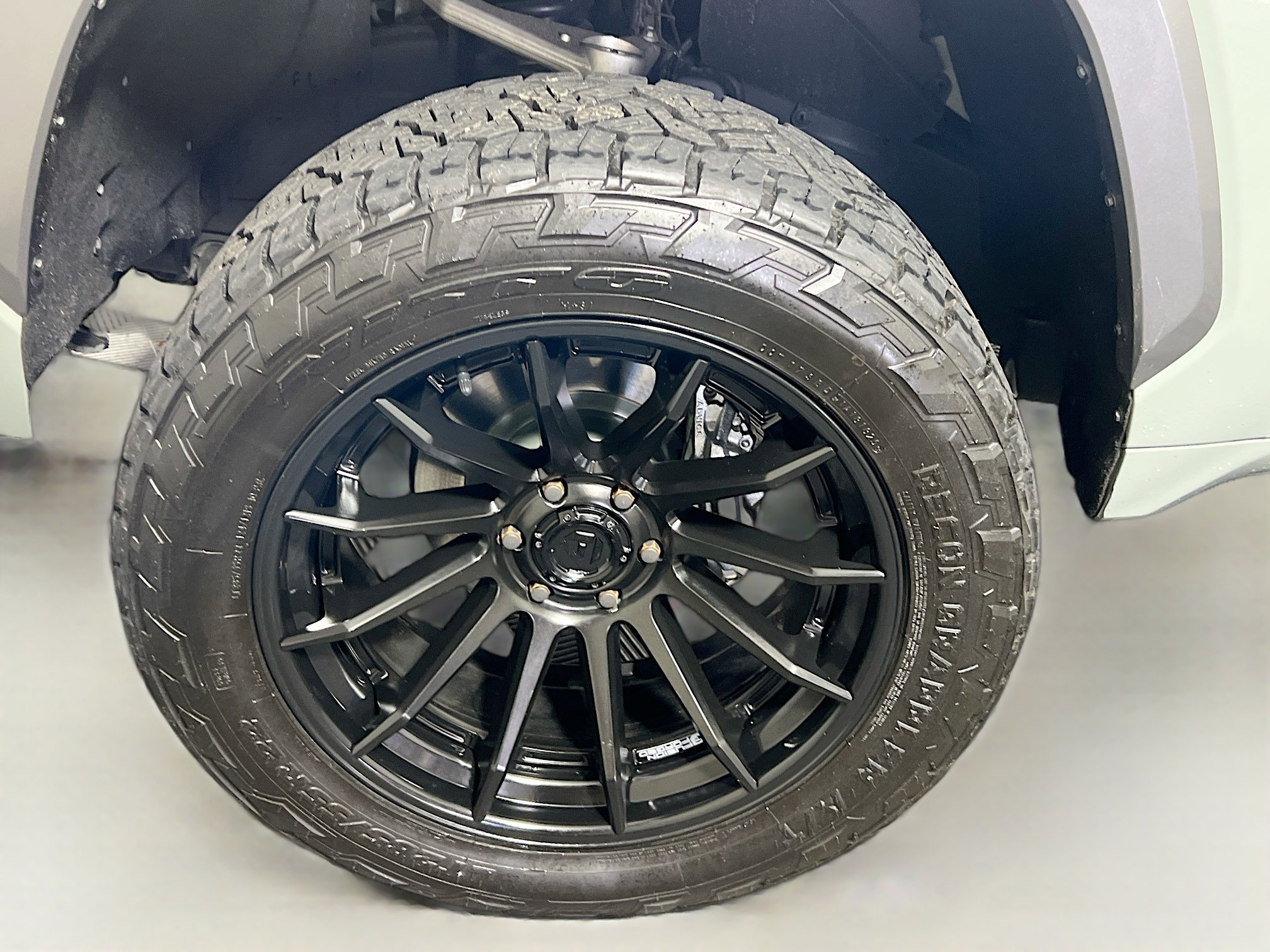 Used 2024 Toyota Tundra Limited image 13