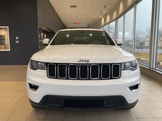Used 2020 Jeep Grand Cherokee Laredo image 3
