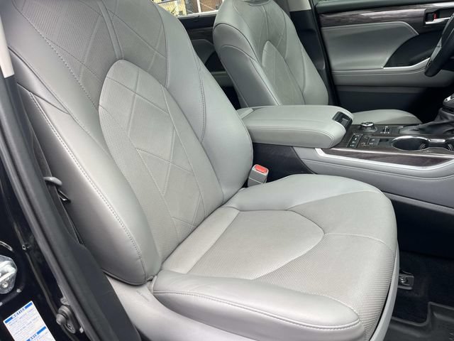 Used 2022 Toyota Highlander Platinum AWD/4WD image 30