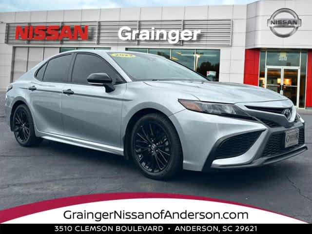 Used 2022 Toyota Camry SE w/ Carpet Mat Package (TMS)