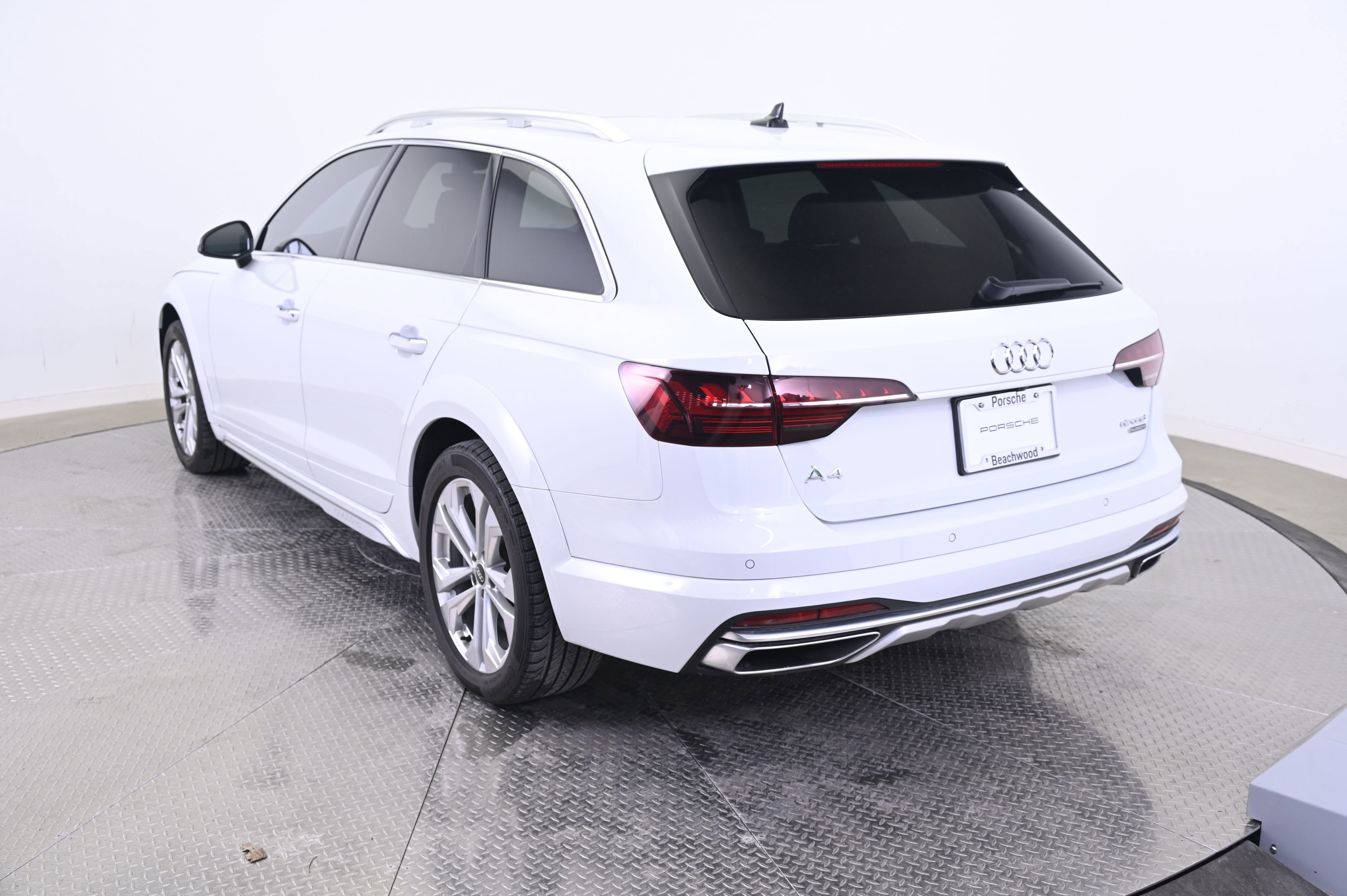 Used 2022 Audi A4 2.0T allroad Premium Plus w/ Premium Plus Package image 3