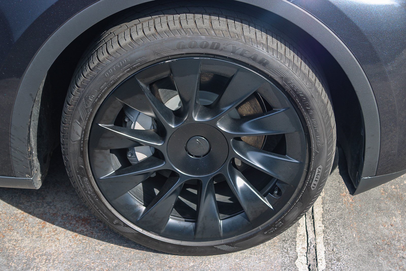 Used 2024 Tesla Model Y Long Range AWD/4WD image 11