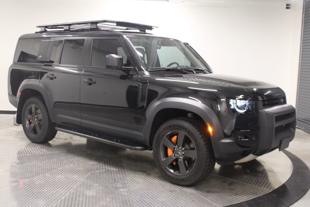 Used 2023 Land Rover Defender 130 SE image 13