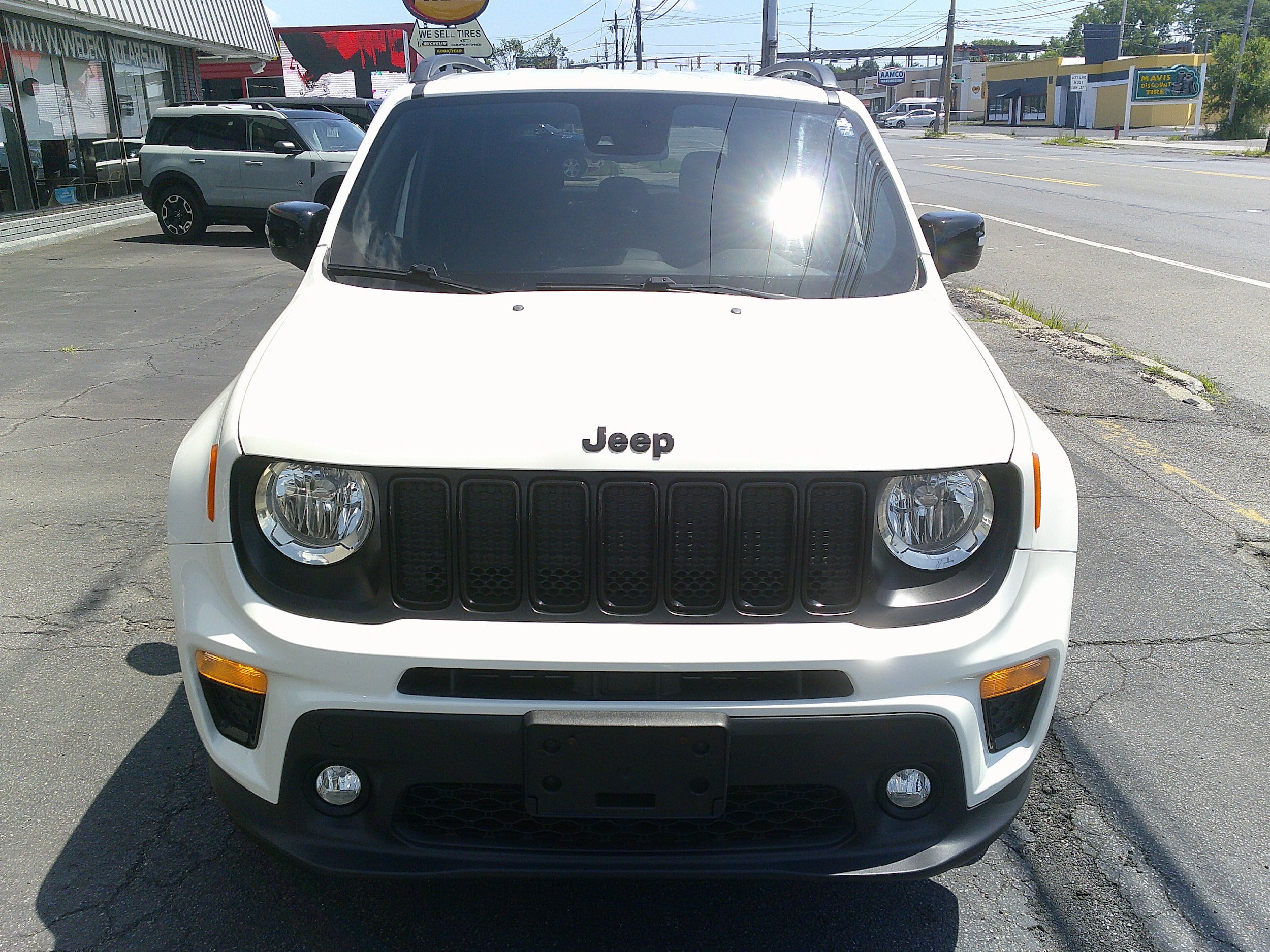Used 2022 Jeep Renegade Altitude w/ Convenience Group AWD/4WD image 9
