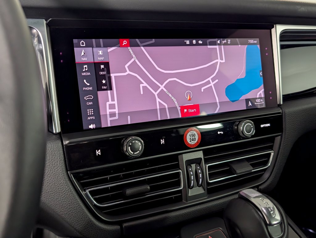 Certified 2023 Porsche Macan S AWD/4WD image 31