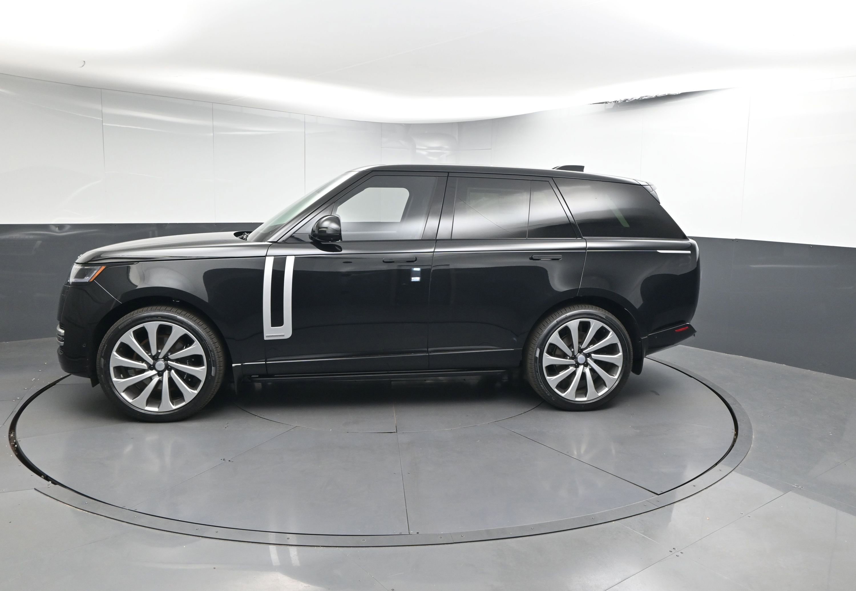 New 2025 Land Rover Range Rover Autobiography image 2