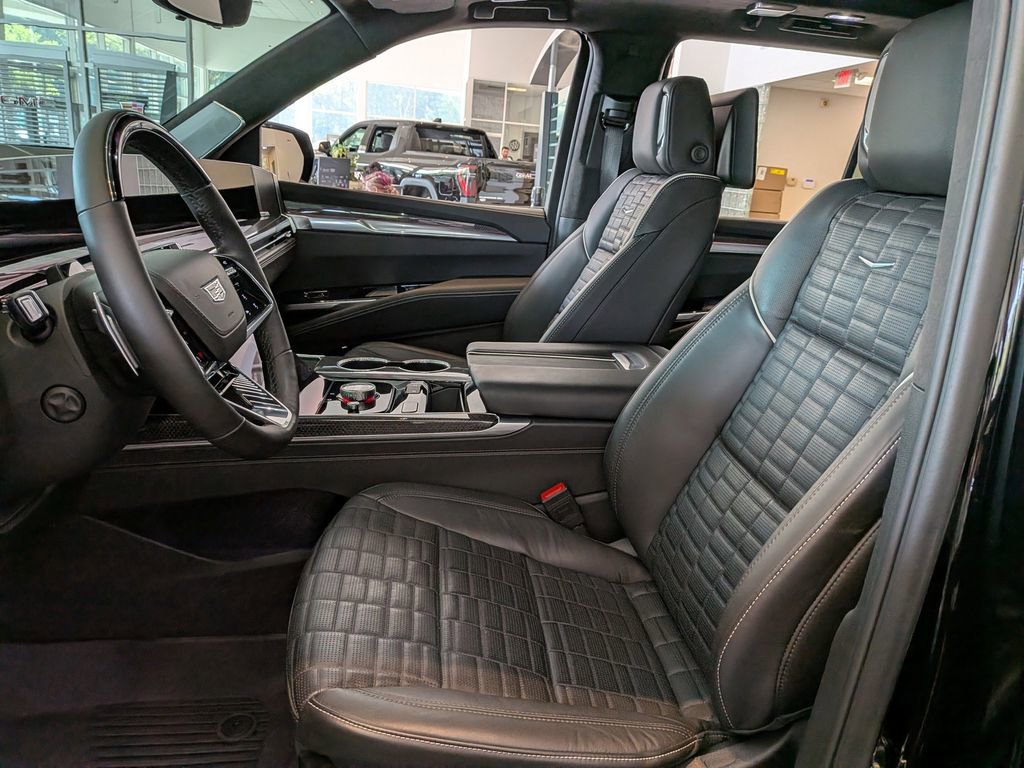 Certified 2025 Cadillac Escalade V w/ LPO, Floor Liner Package AWD/4WD image 23