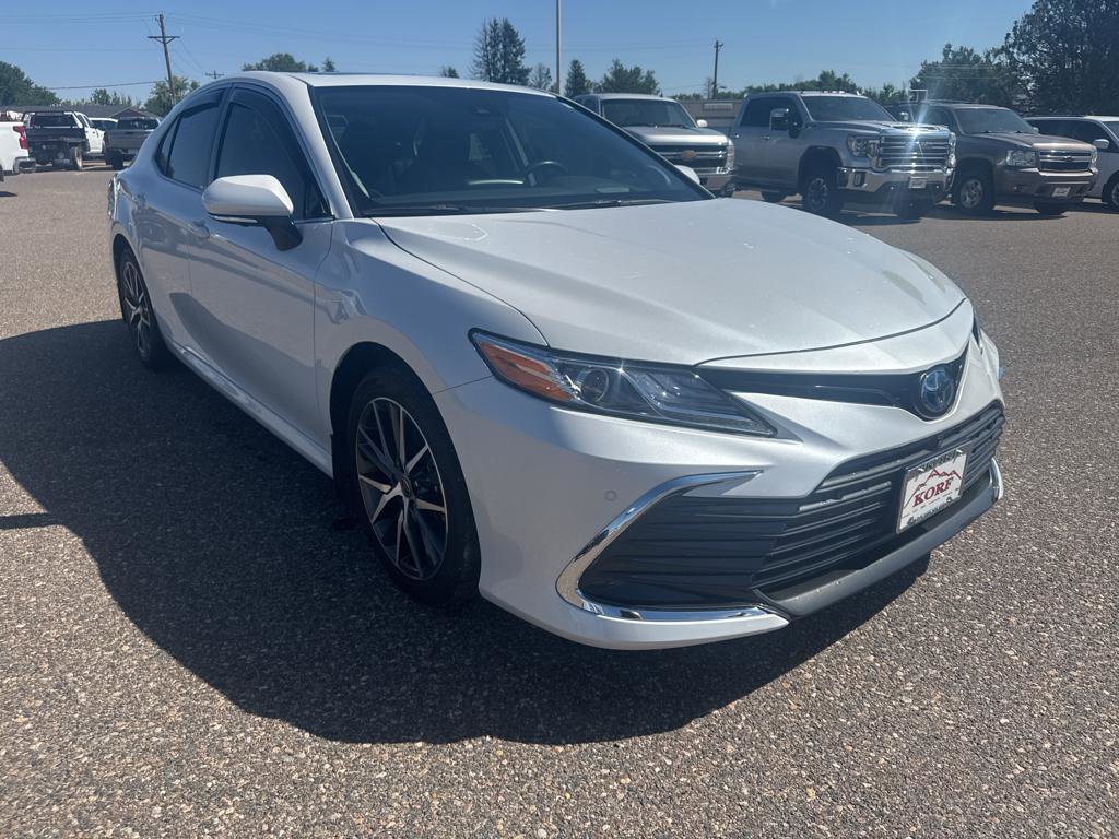 Used 2023 Toyota Camry XLE image 4
