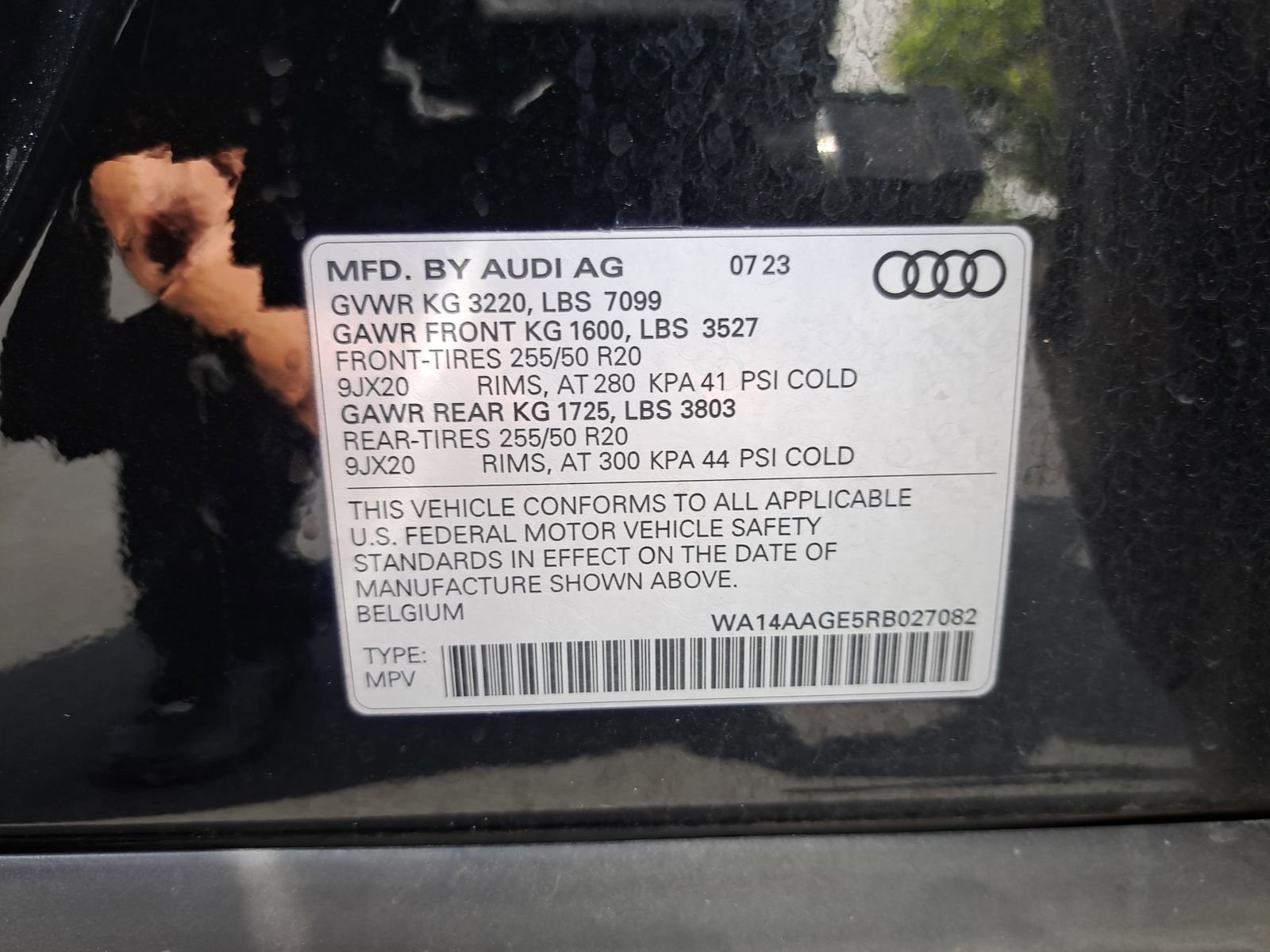Used 2024 Audi Q8 e-tron Premium image 11