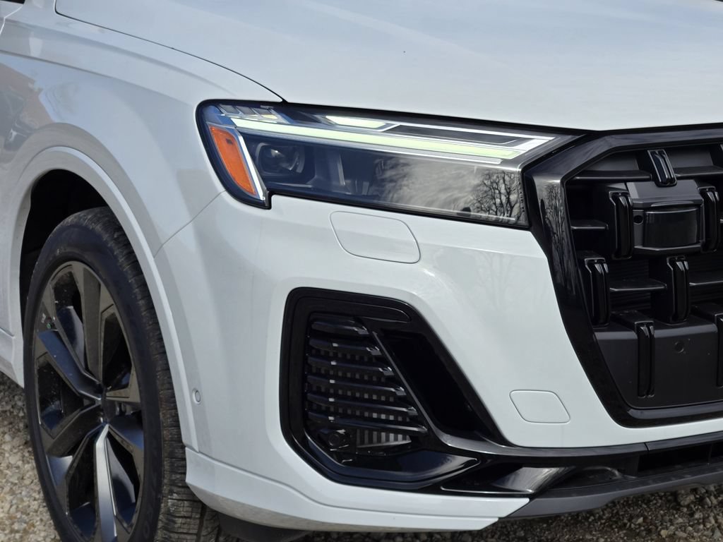 Used 2026 Audi Q7 3.0T Premium Plus AWD/4WD image 12