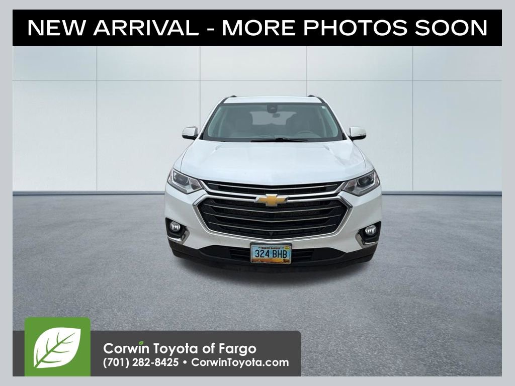 Used 2020 Chevrolet Traverse LT w/ LT Premium Package AWD/4WD image 1