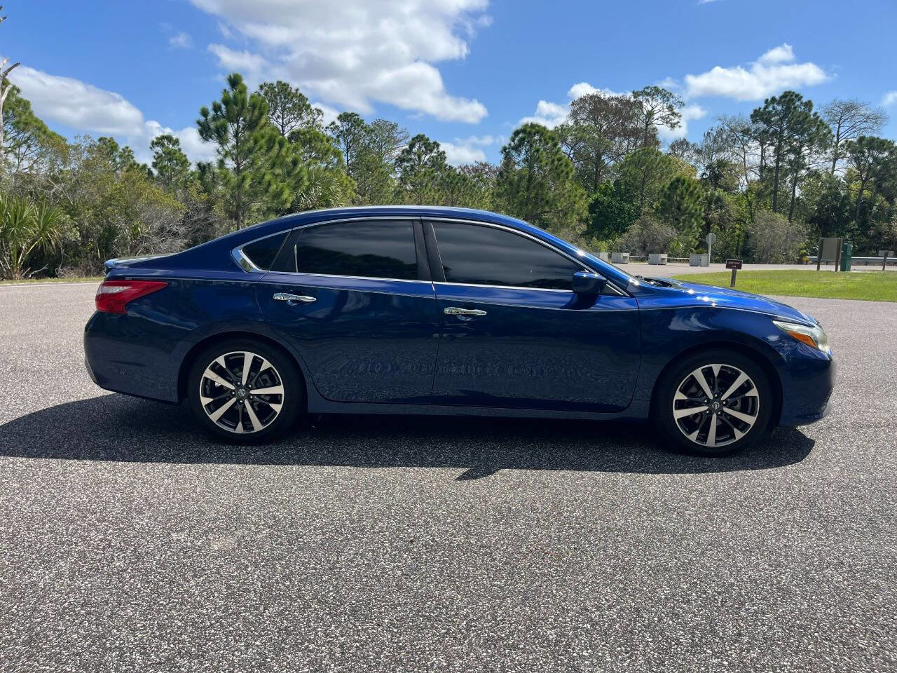Used 2017 Nissan Altima 3.5 SR image 34
