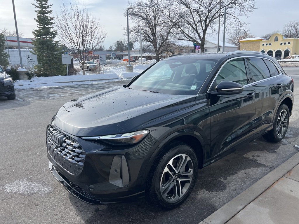 Certified 2025 Audi Q5 Premium image 40