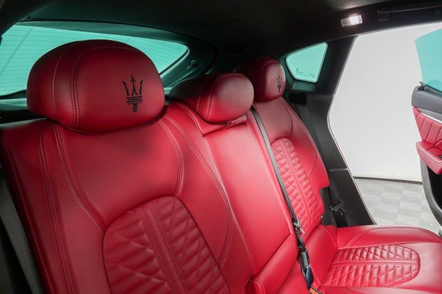 Used 2019 Maserati Levante S GranSport image 23