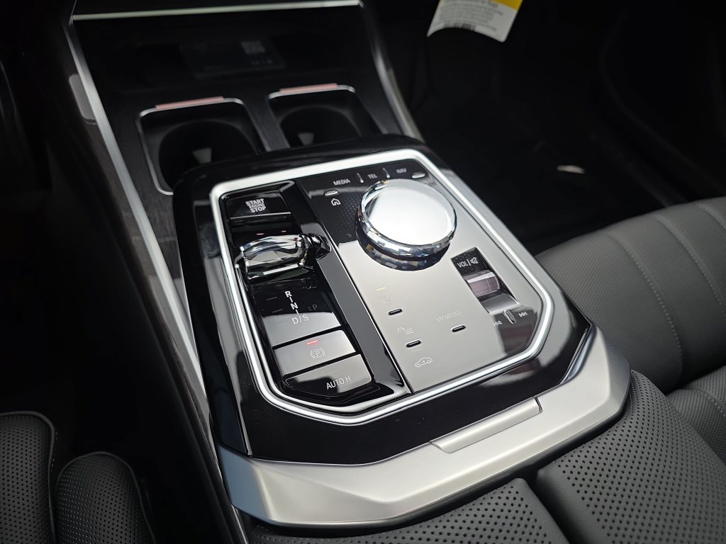 New 2026 BMW 760i xDrive w/ Executive Package AWD/4WD image 25