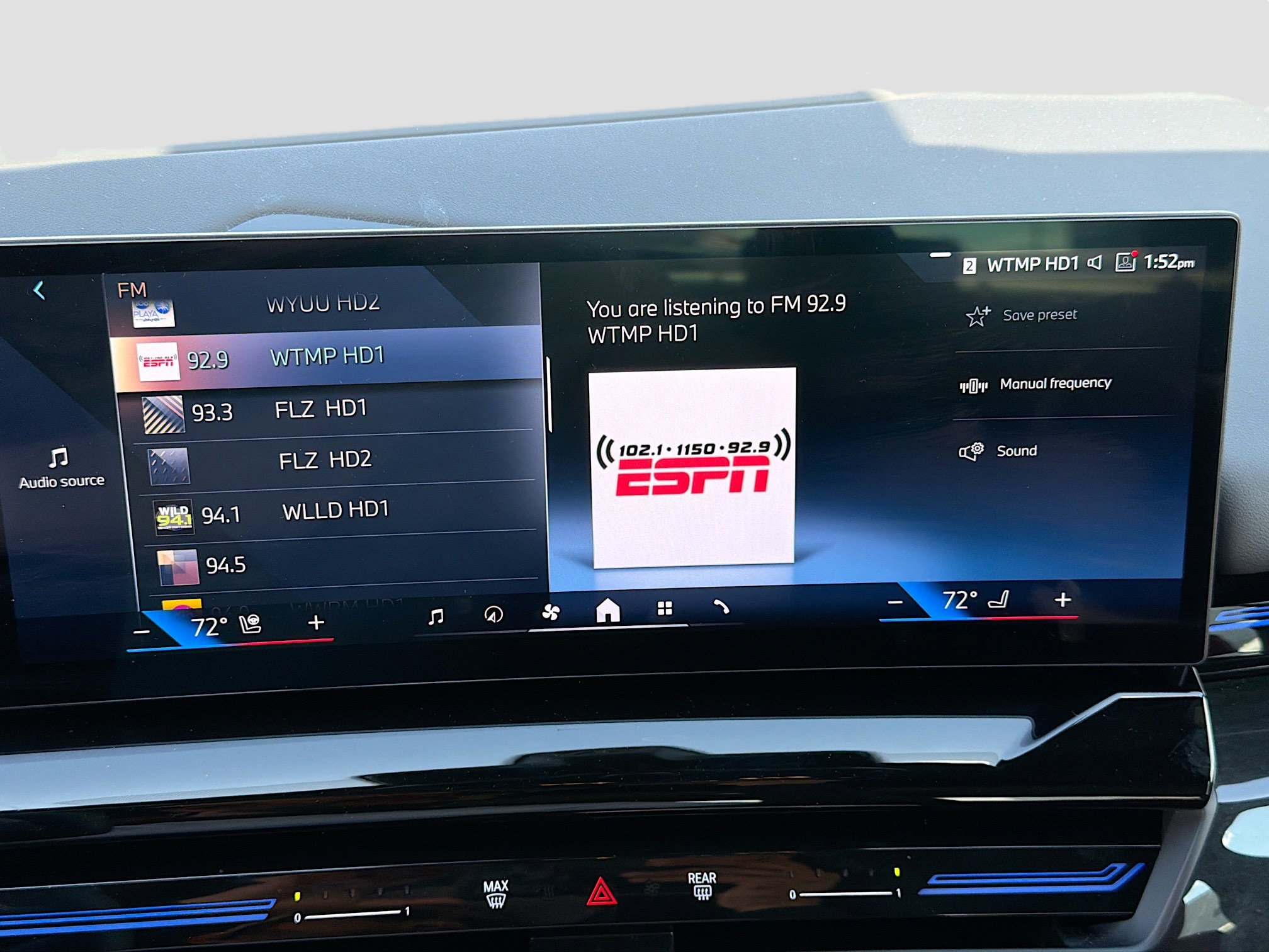 Used 2025 BMW 530i w/ Premium Package image 32