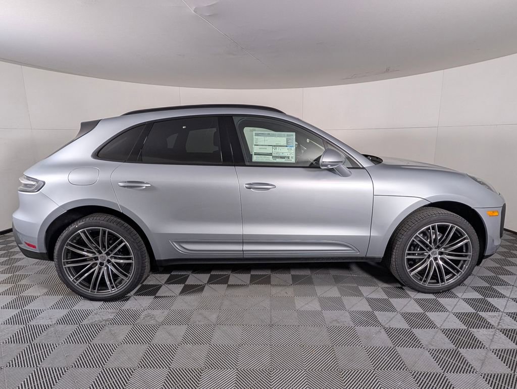 New 2026 Porsche Macan image 8