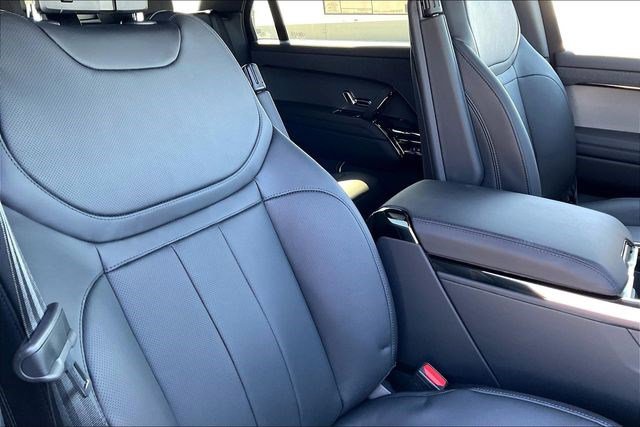 New 2025 Land Rover Range Rover Sport SE image 12