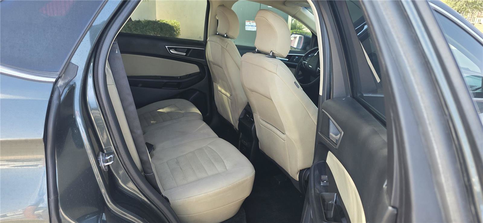 Used 2015 Ford Edge SEL FWD image 11