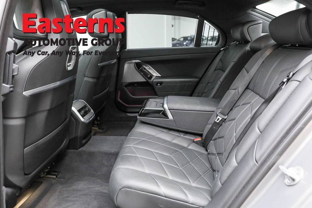 Used 2023 BMW 760i xDrive 760i xDrive w/ Executive Package image 24