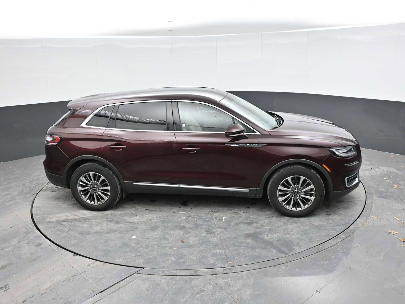 Used 2019 Lincoln Nautilus Select AWD/4WD image 38