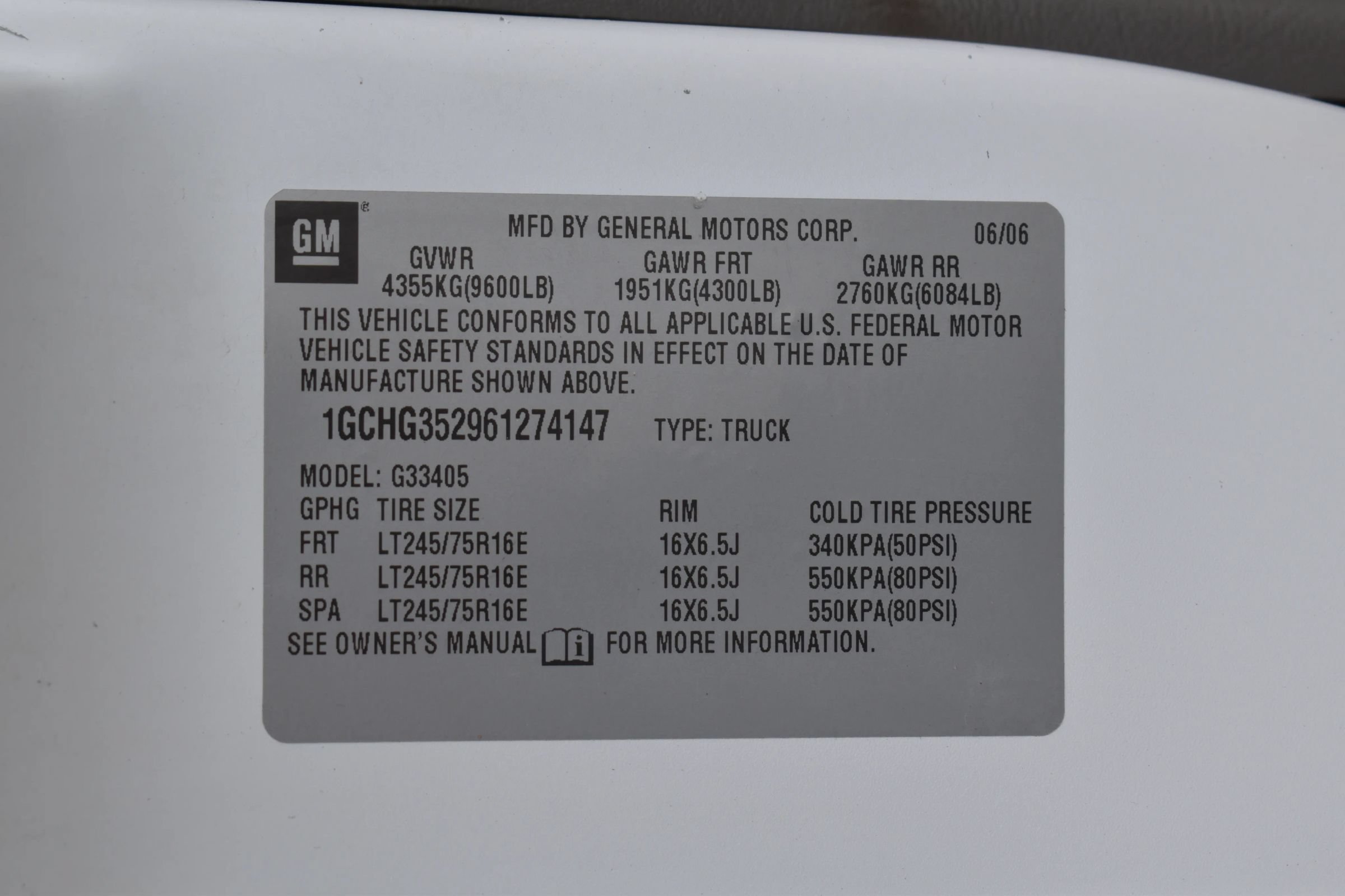 Used 2006 Chevrolet Express 3500 RWD image 52