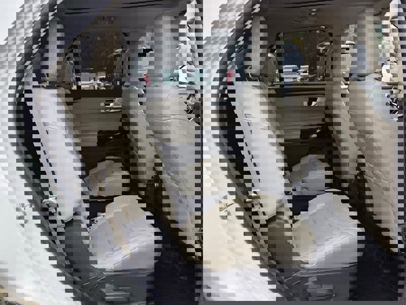 Used 2021 Ford Explorer Platinum w/ Equipment Group 601A image 16