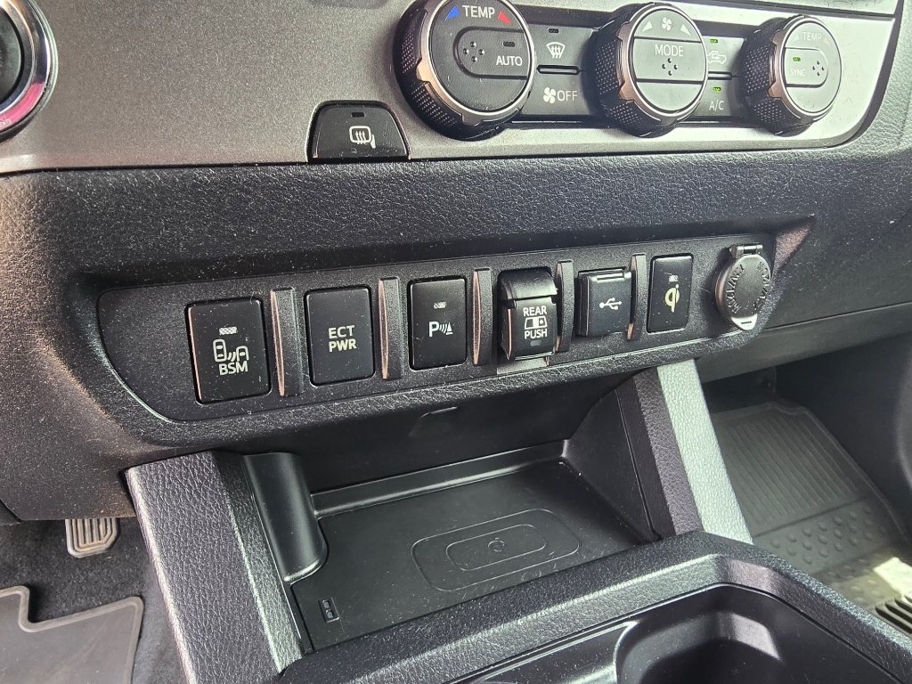 Used 2022 Toyota Tacoma TRD Sport w/ Technology Package RWD image 22