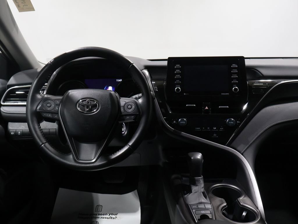Used 2023 Toyota Camry SE image 16