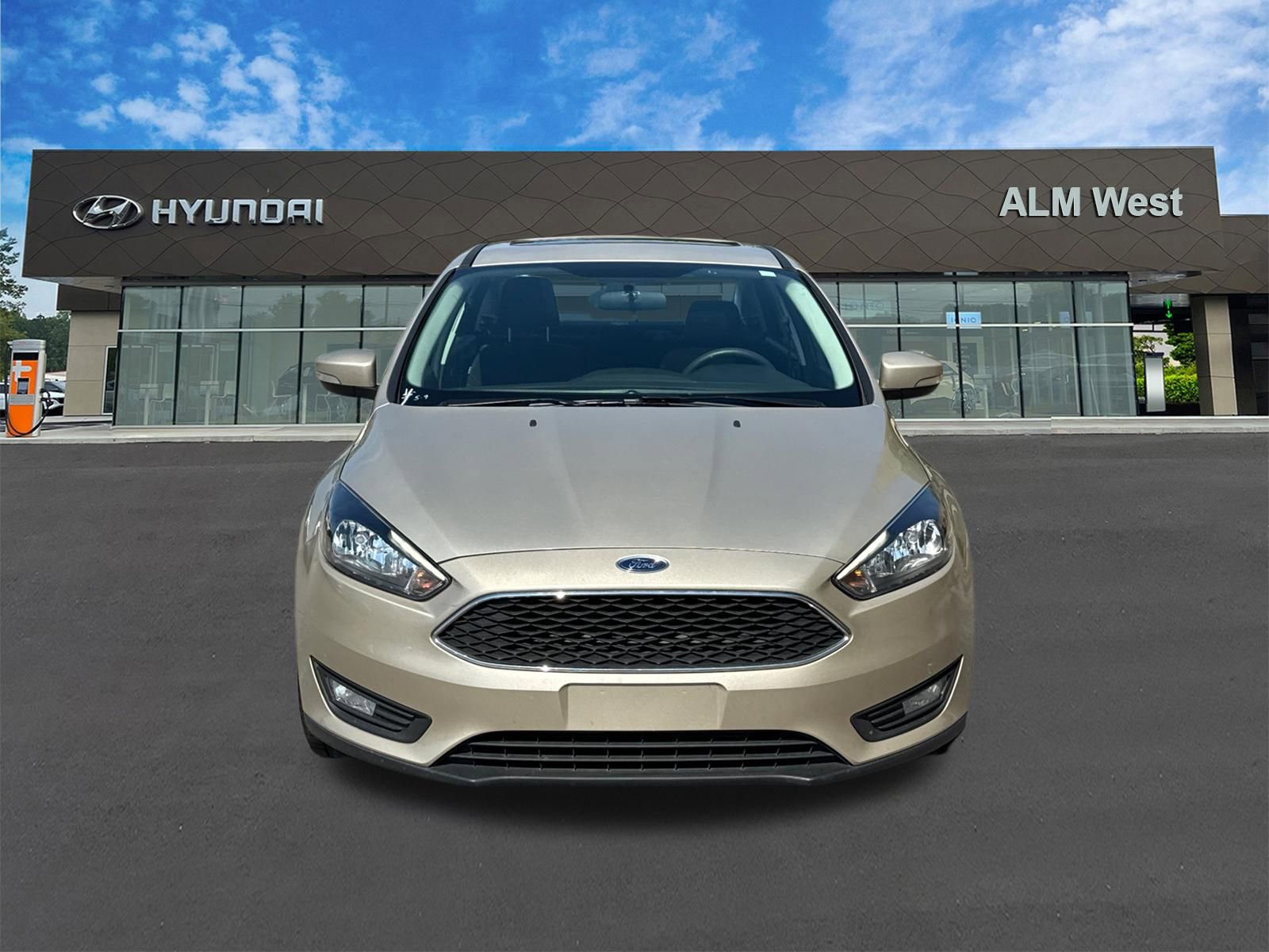 Used 2018 Ford Focus SEL FWD image 2