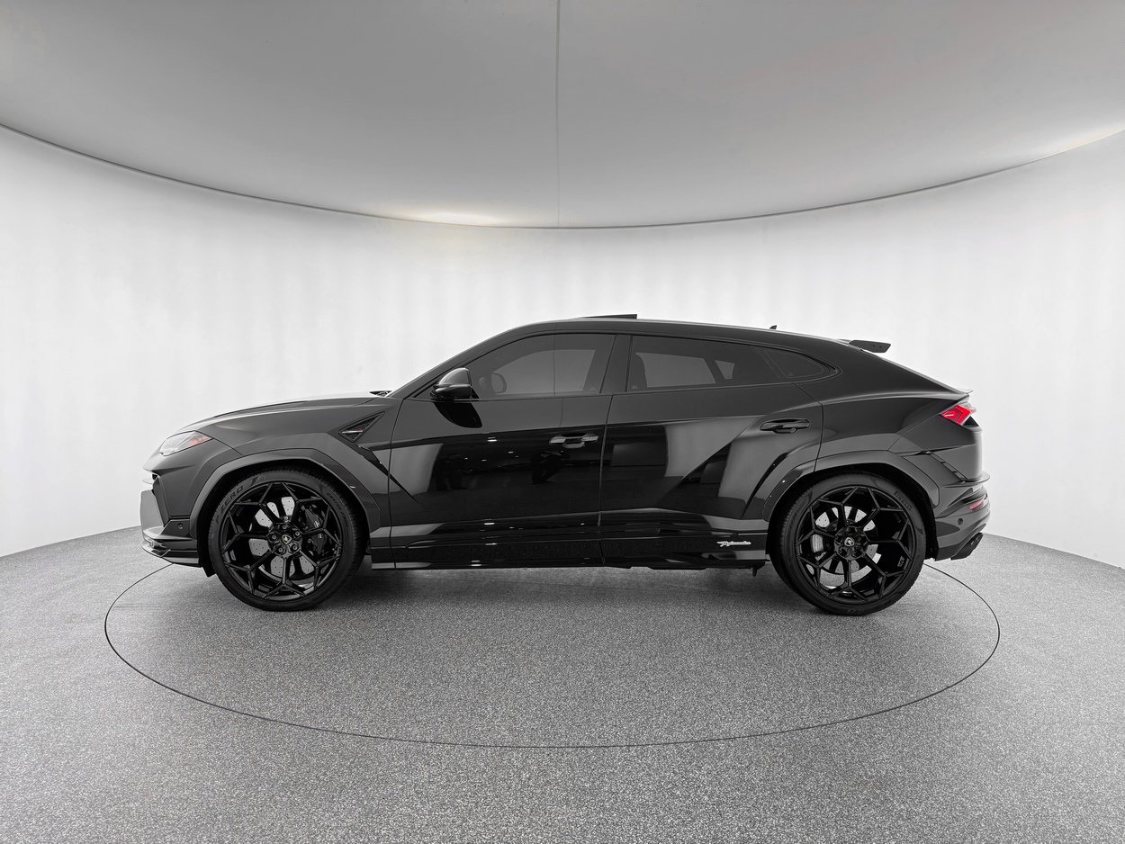 Used 2024 Lamborghini Urus Performante AWD/4WD image 2