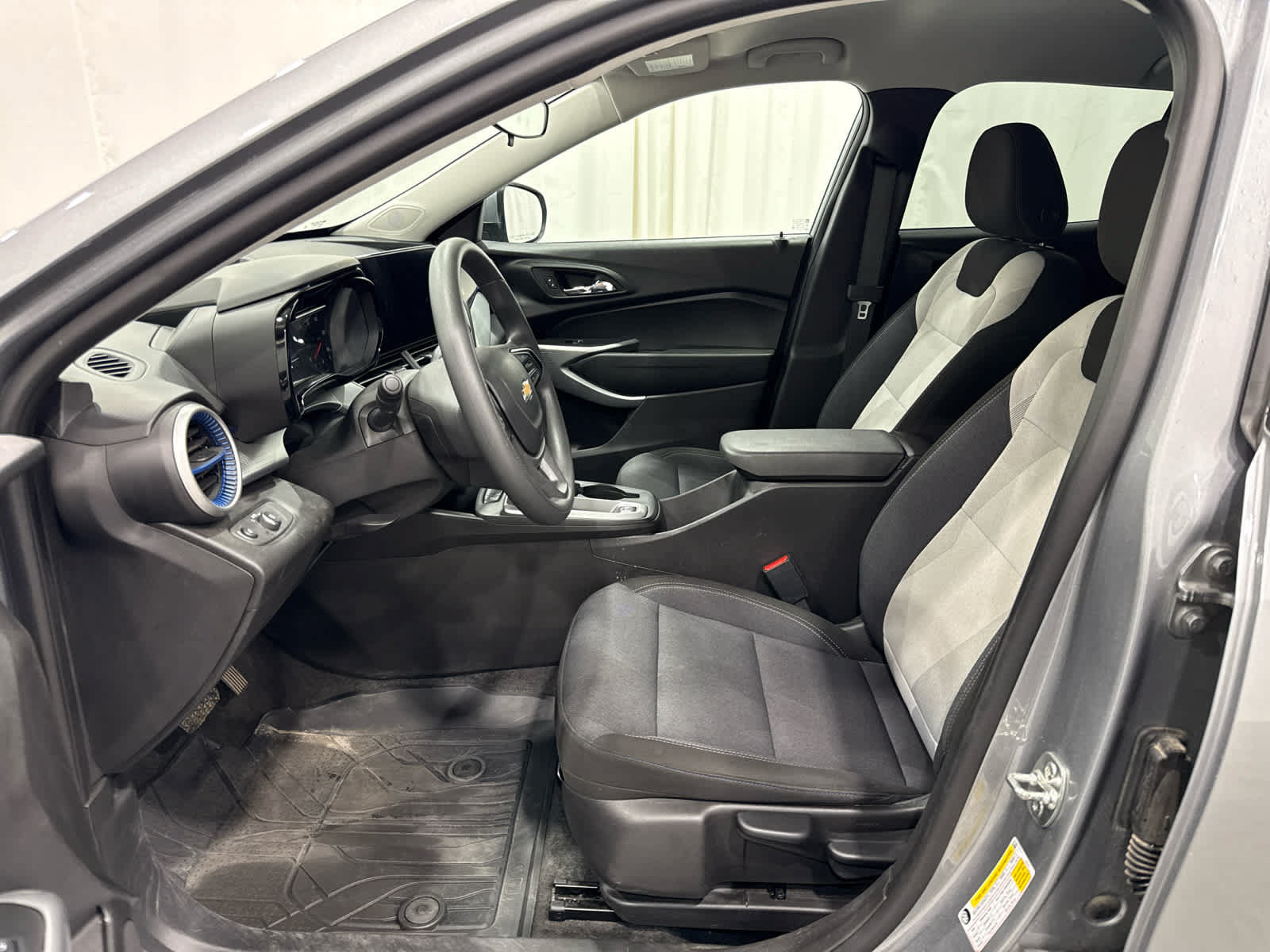 Certified 2026 Chevrolet Trax LS w/ LS Convenience Package FWD image 11